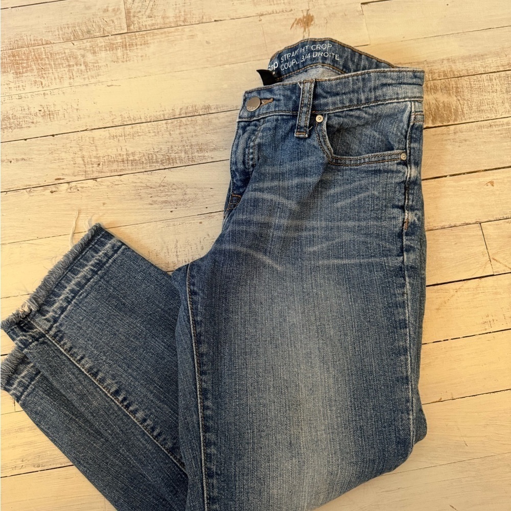 GAP Cropped Ankle Jeans in Medium Blue Wash
